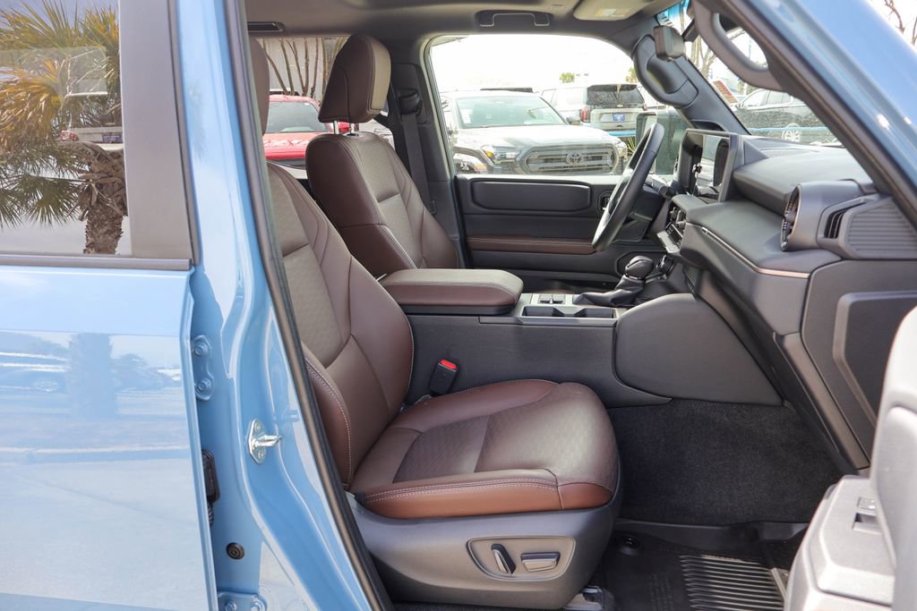 Used 2025 Toyota Land Cruiser w/ Premium Package AWD/4WD image 9