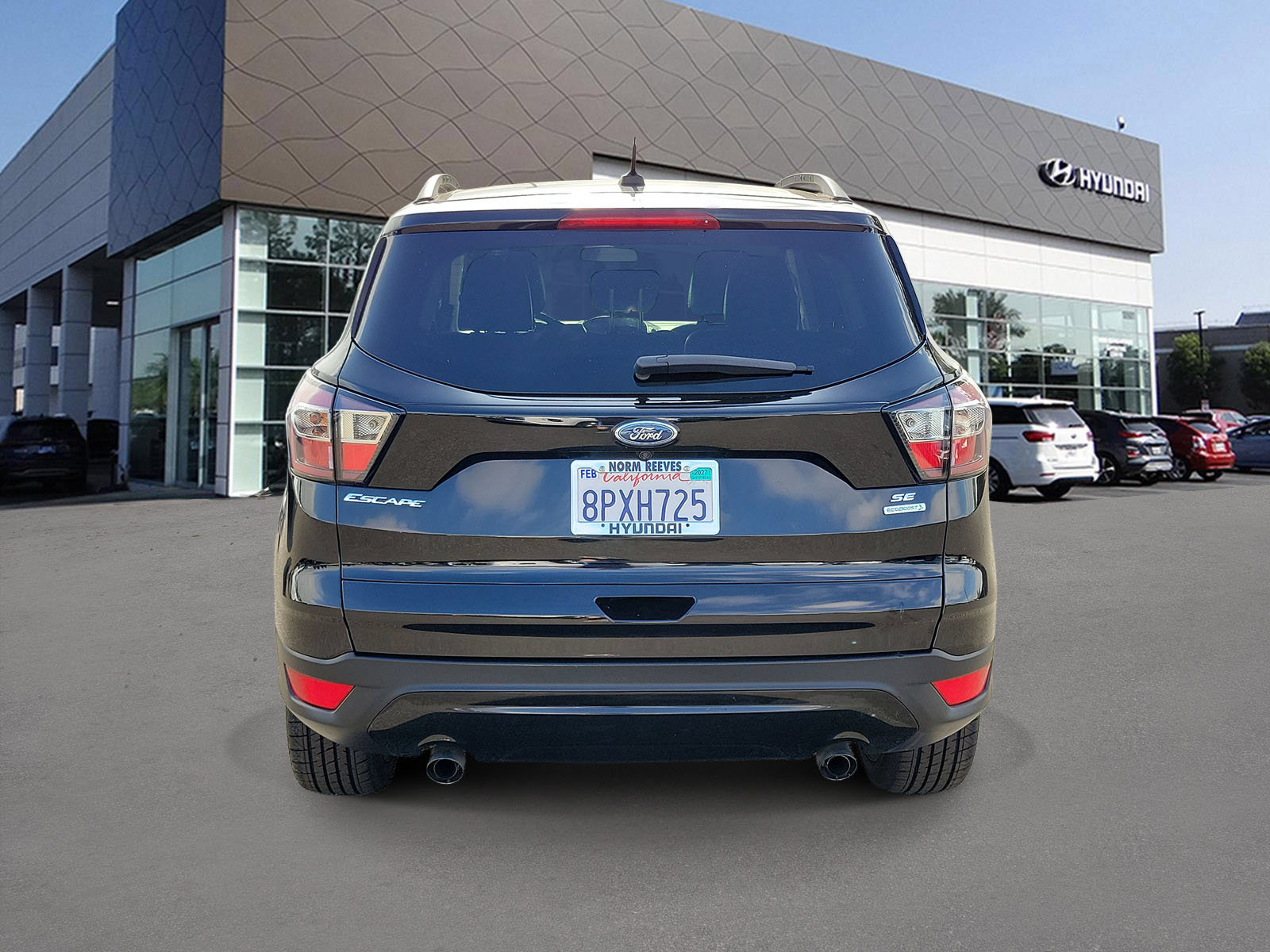 Used 2017 Ford Escape SE w/ SE Sport Appearance Package FWD image 4