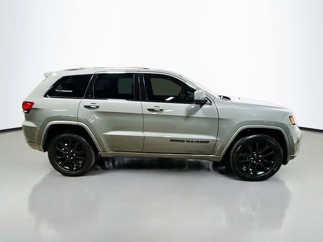 Used 2019 Jeep Grand Cherokee Altitude image 5