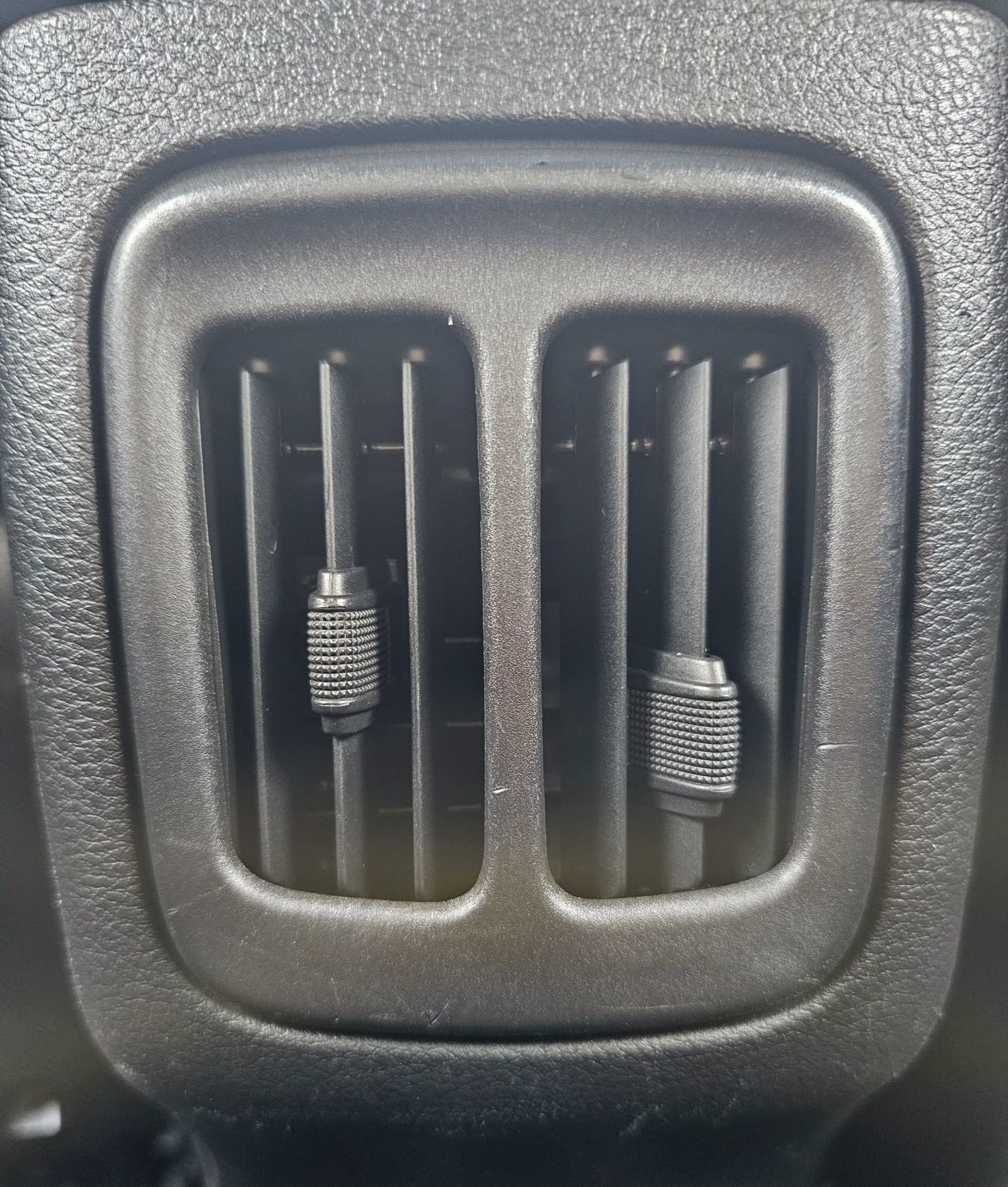 Used 2019 Jeep Compass Latitude image 13