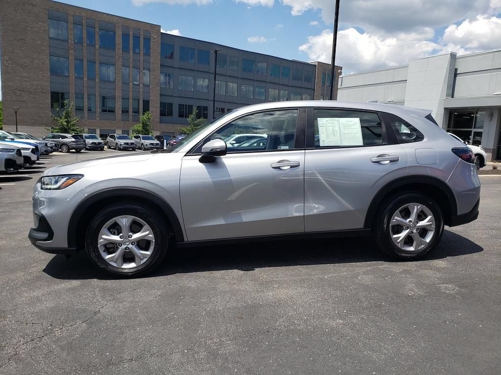 Used 2023 Honda HR-V LX image 4