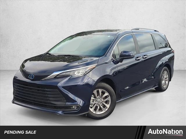 Used 2025 Toyota Sienna XLE