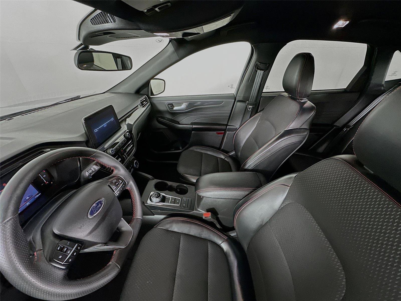 Used 2025 Ford Escape ST-Line image 5