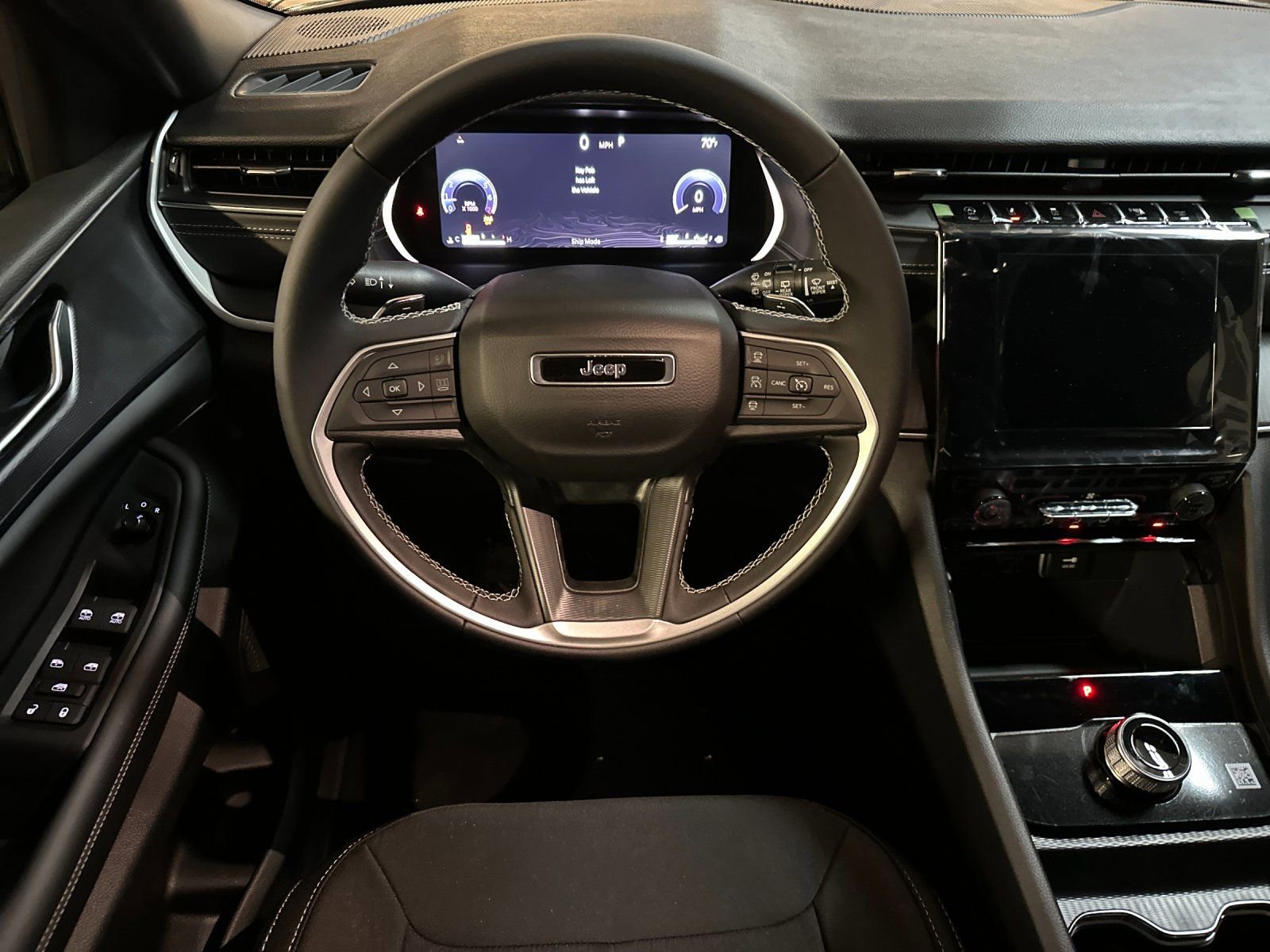 New 2026 Jeep Grand Cherokee Laredo image 13