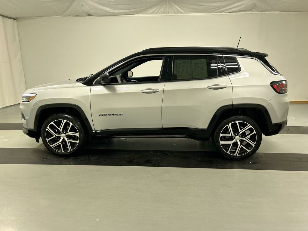 Used 2024 Jeep Compass Limited w/ Elite Group image 7