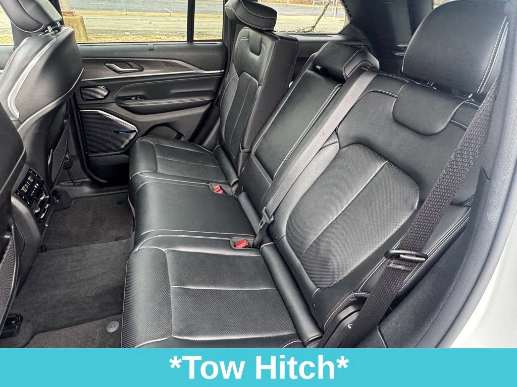Used 2022 Jeep Grand Cherokee Overland w/ Luxury Tech Group IV AWD/4WD image 20