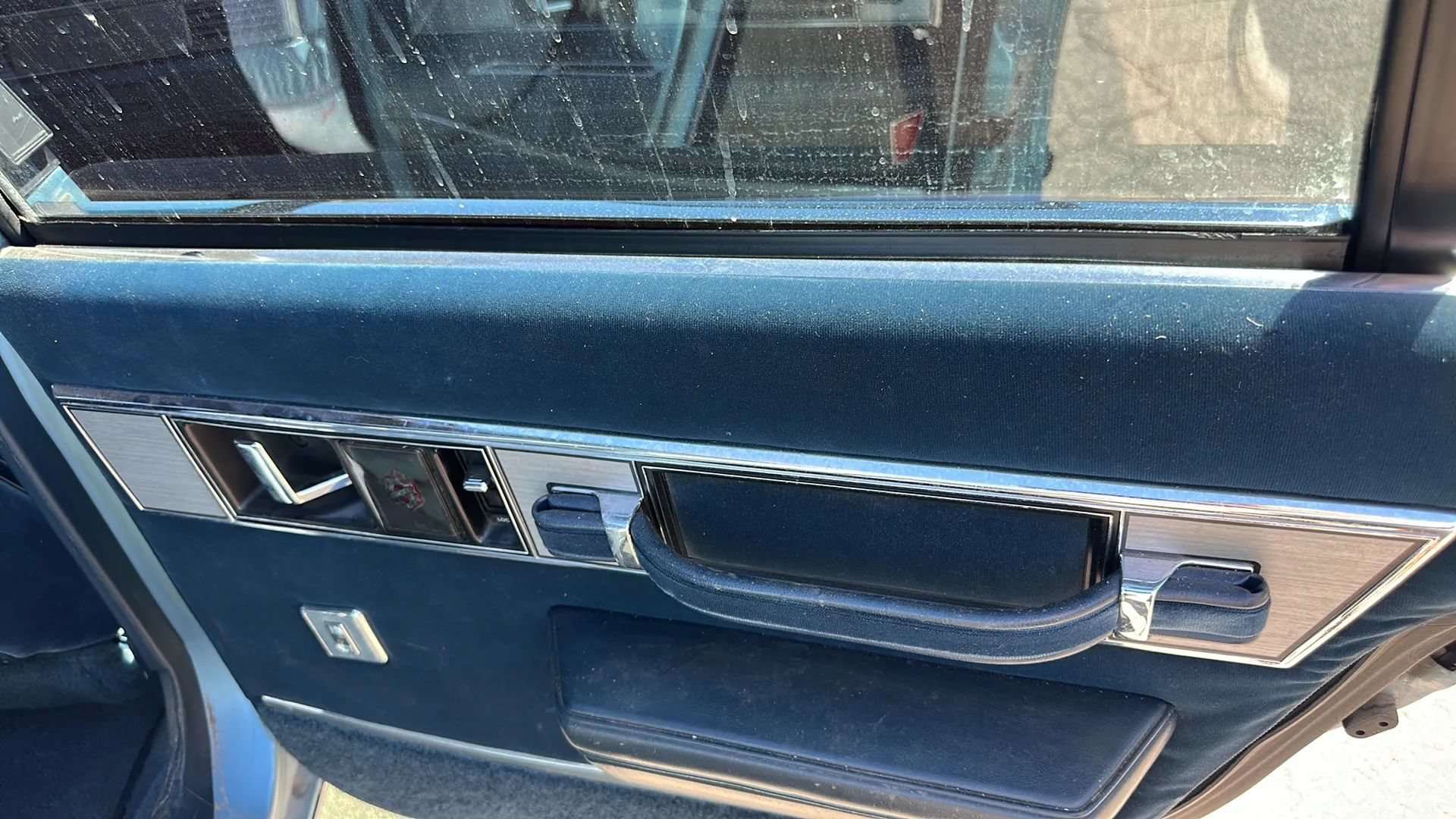 Used 1990 Oldsmobile 88 Royale Brougham FWD image 24