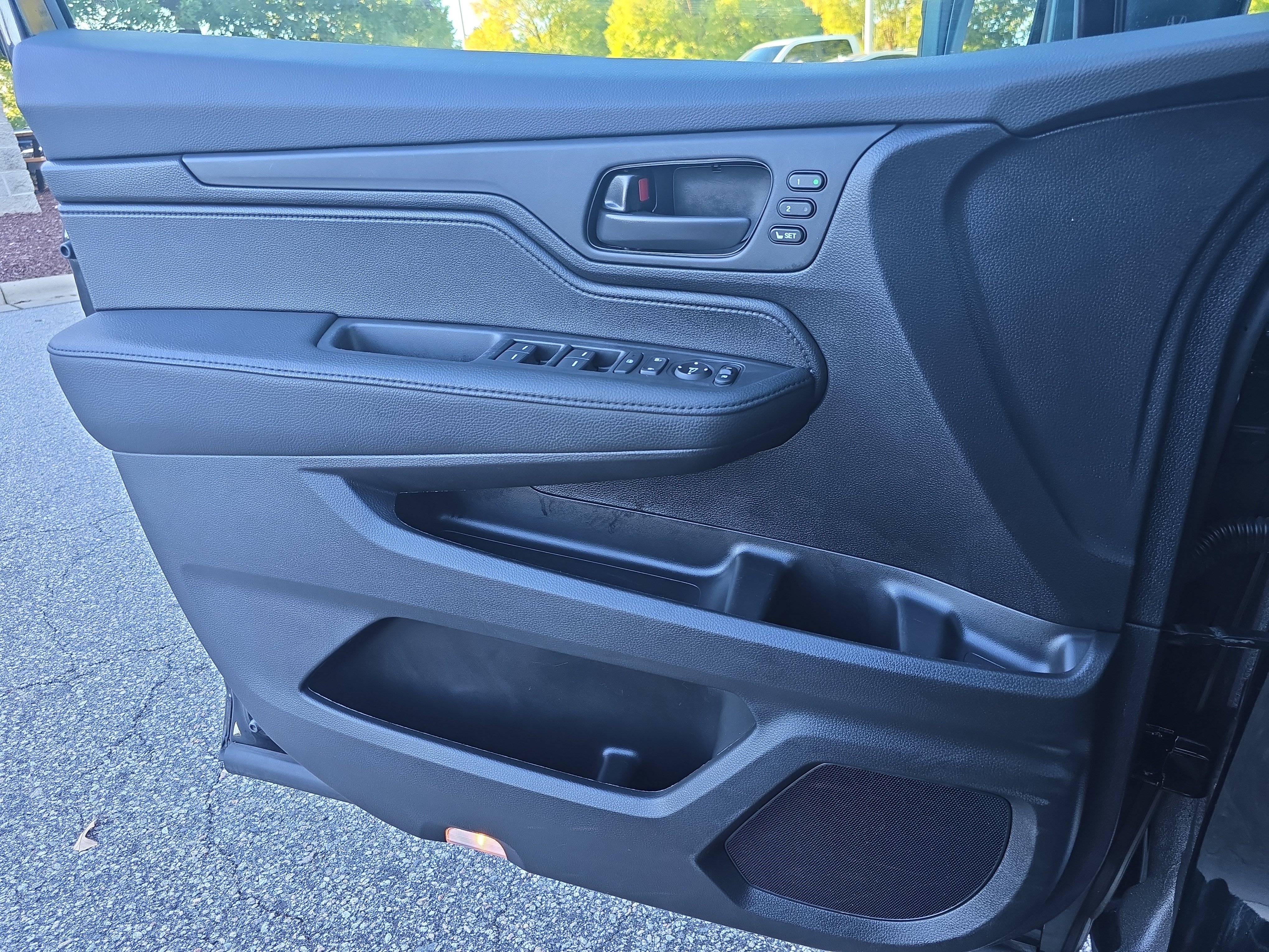 Used 2025 Honda Odyssey EX-L image 23
