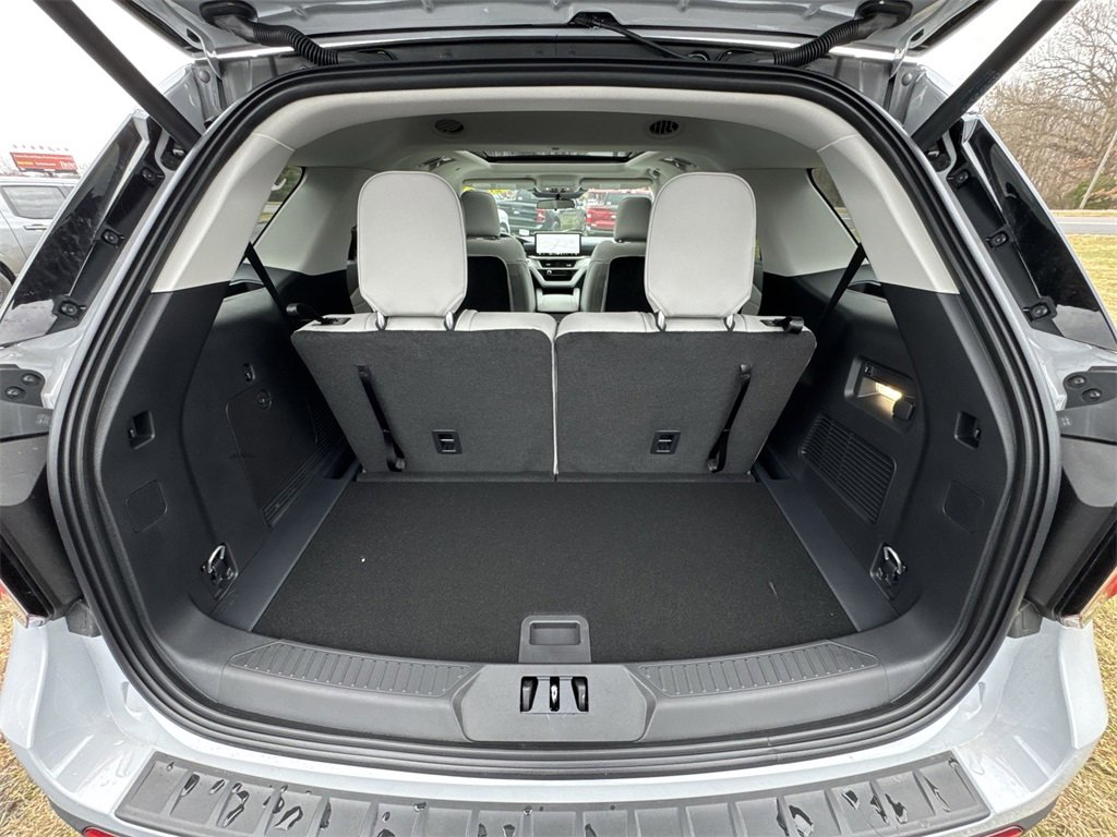 New 2026 Ford Explorer Active w/ Active Comfort Package image 25