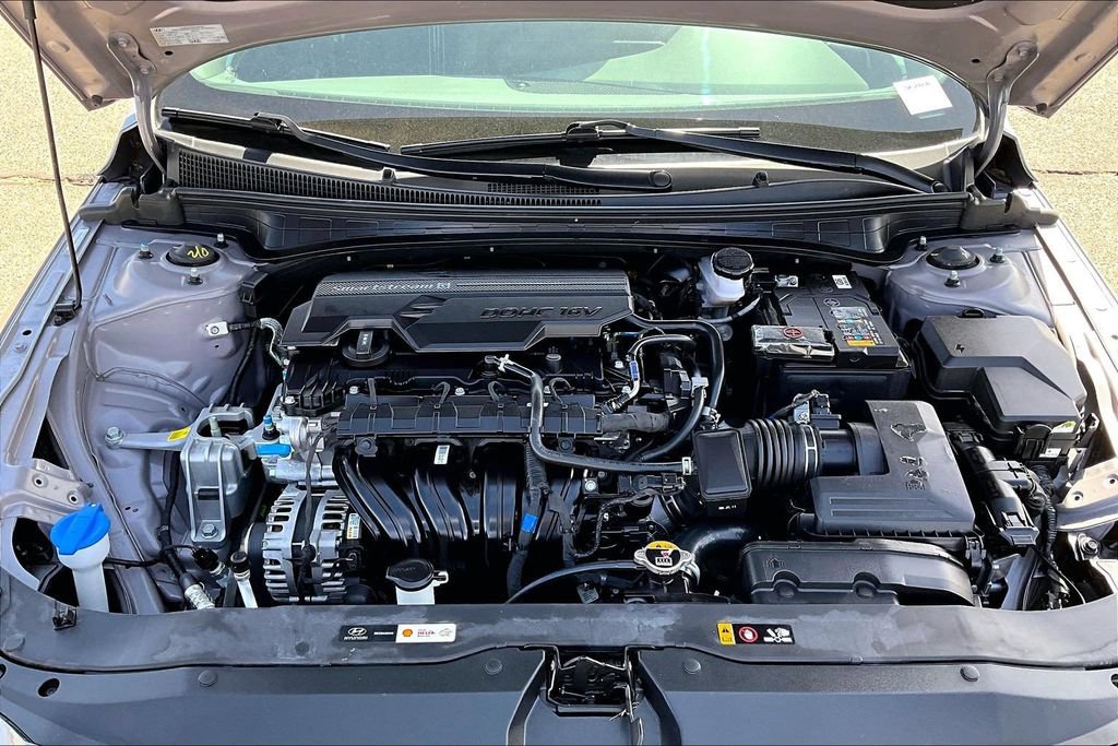 Used 2025 Hyundai Elantra SEL FWD image 30