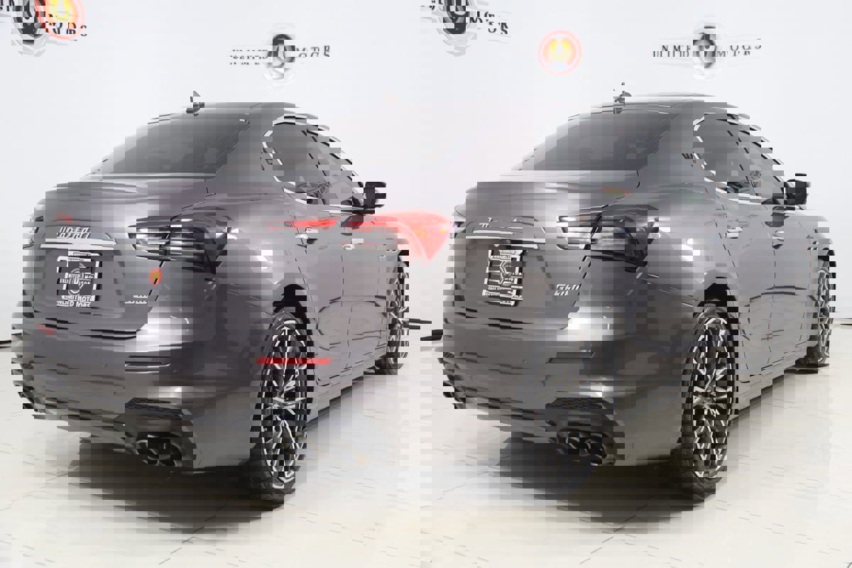 Used 2022 Maserati Ghibli Modena image 3