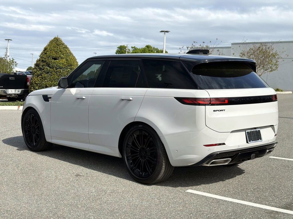 New 2026 Land Rover Range Rover Sport Dynamic SE image 3