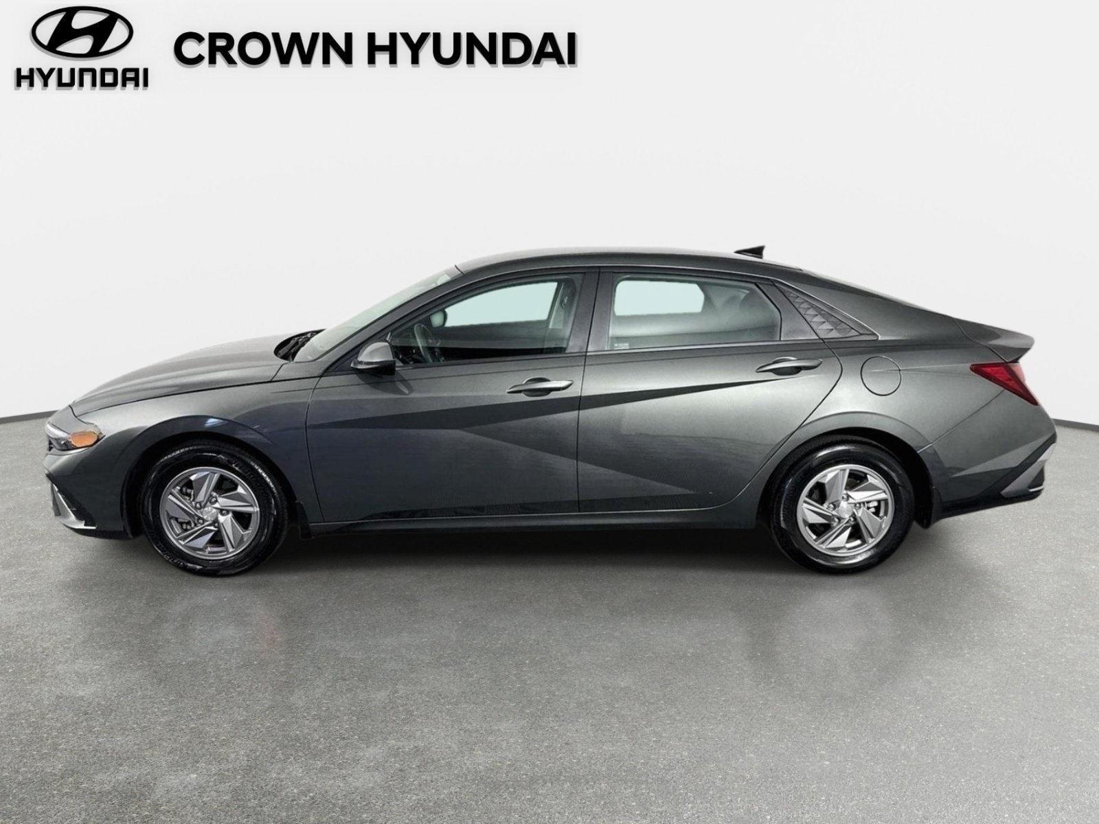 Certified 2025 Hyundai Elantra SE FWD image 8