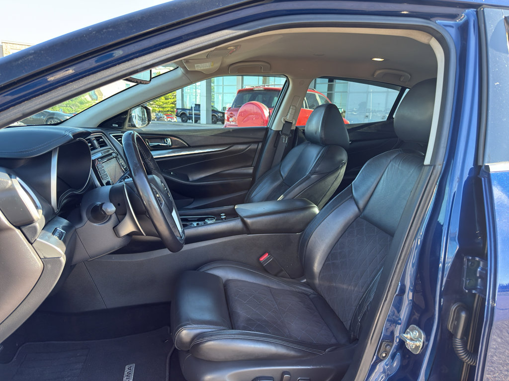 Used 2017 Nissan Maxima SR w/ Midnight Edition image 10