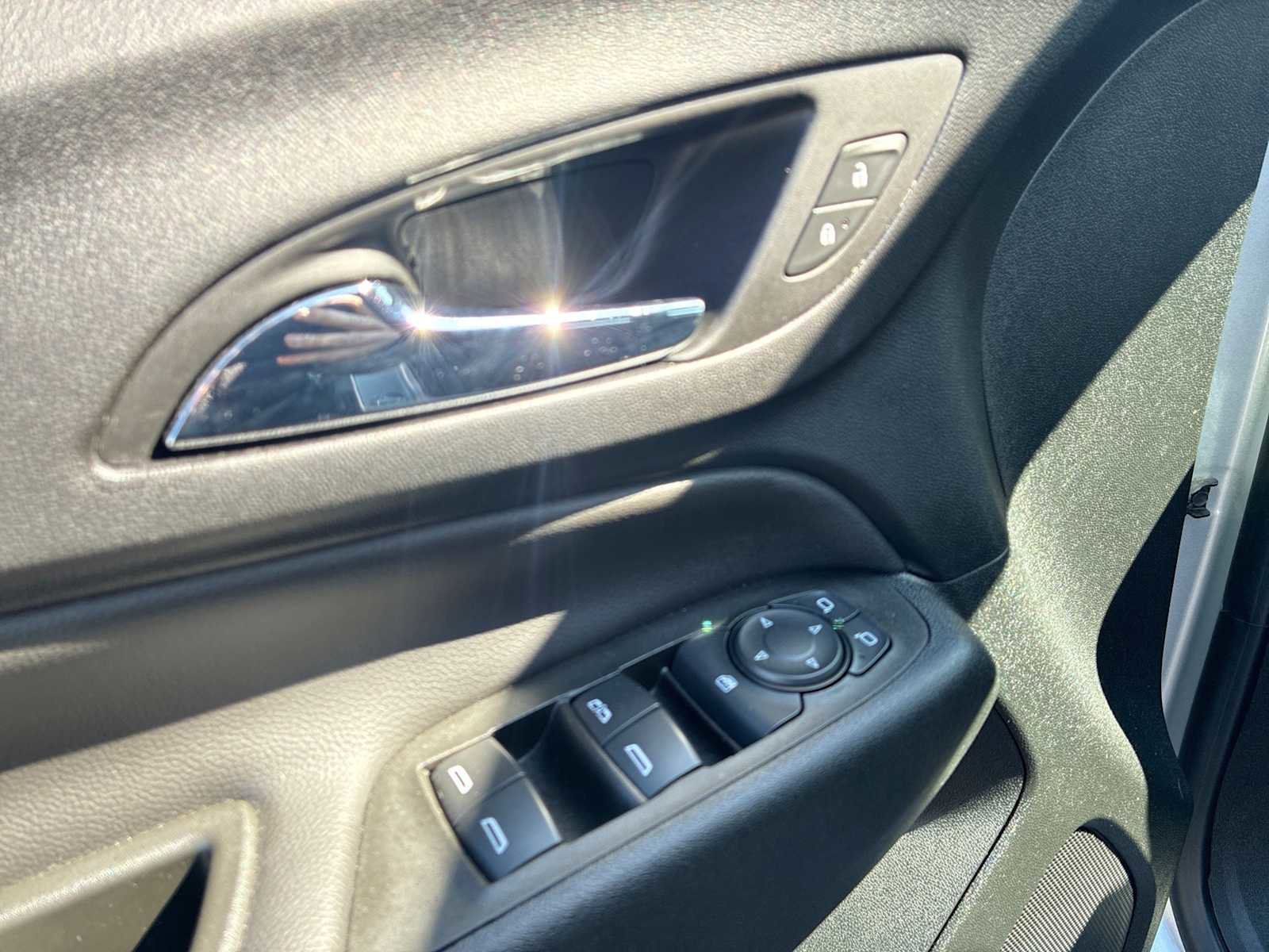 Used 2022 Chevrolet Equinox LT image 23