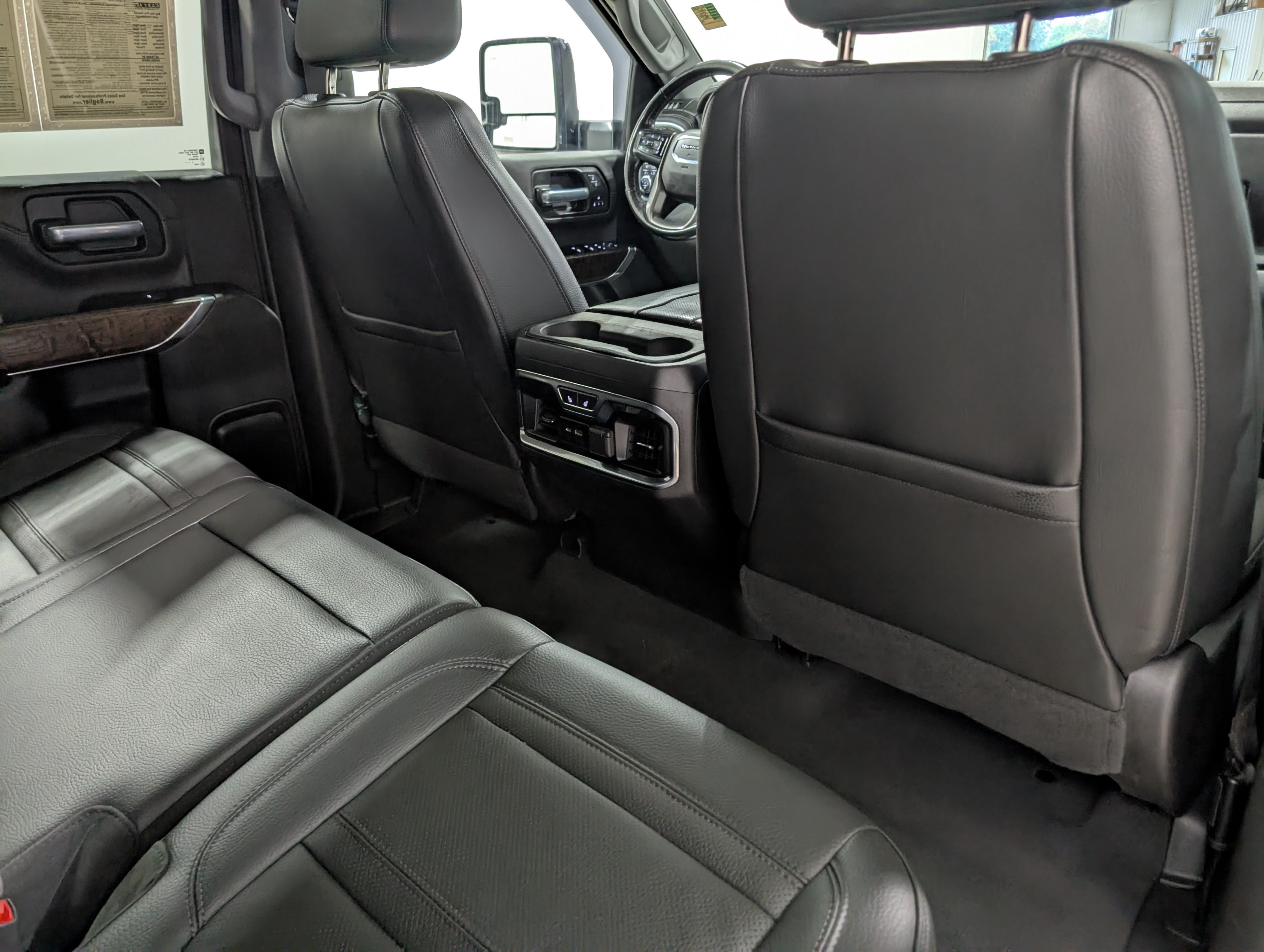 Used 2023 GMC Sierra 2500 Denali w/ Denali Ultimate Package AWD/4WD image 17