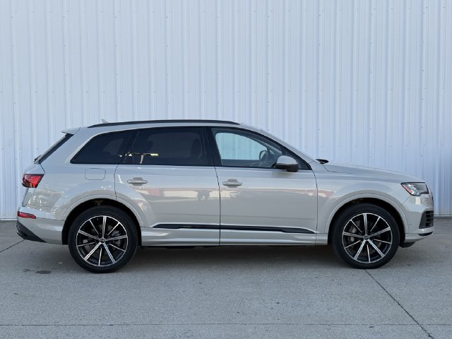 Used 2023 Audi Q7 3.0T Prestige w/ Prestige Package AWD/4WD image 3