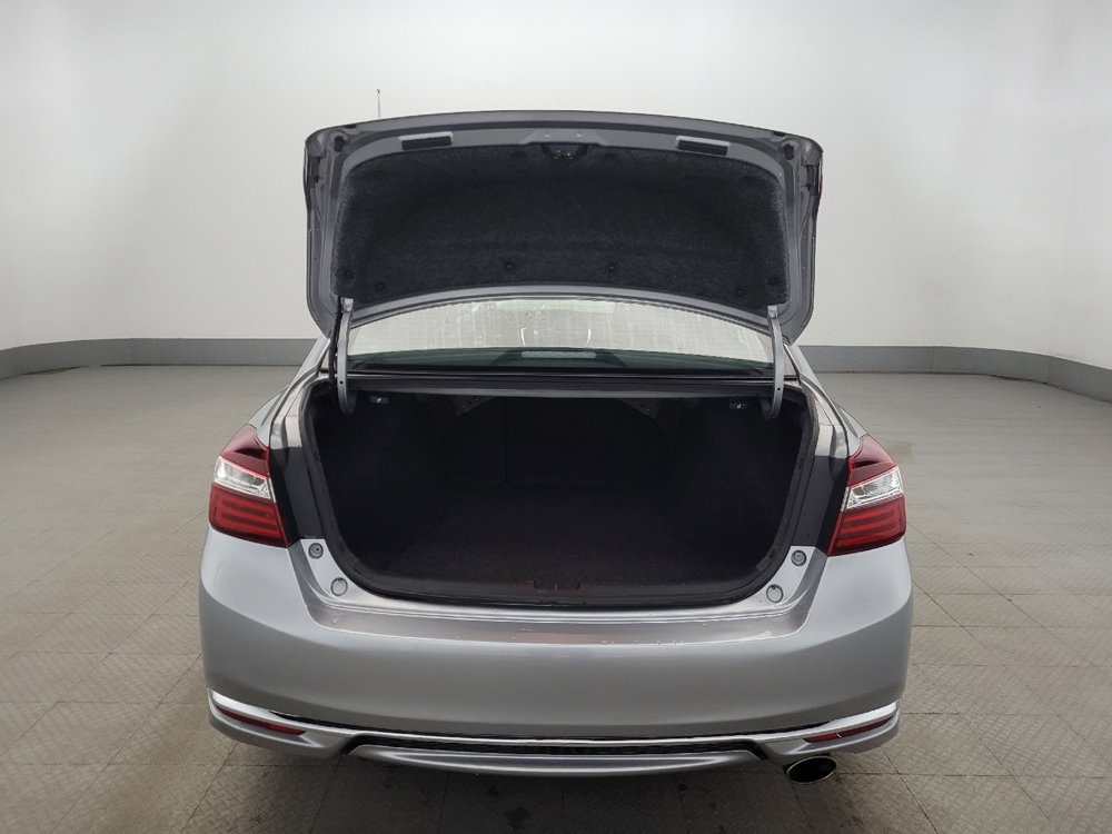 Used 2017 Honda Accord EX image 29