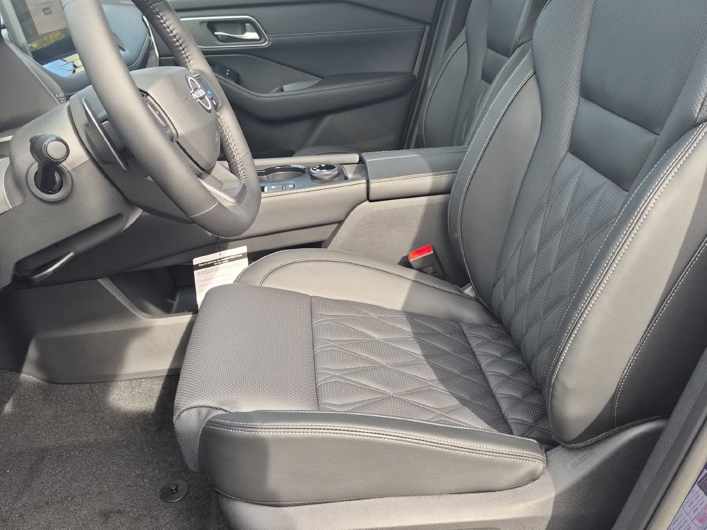 New 2026 Nissan Rogue Platinum w/ Platinum Premium Package AWD/4WD image 12