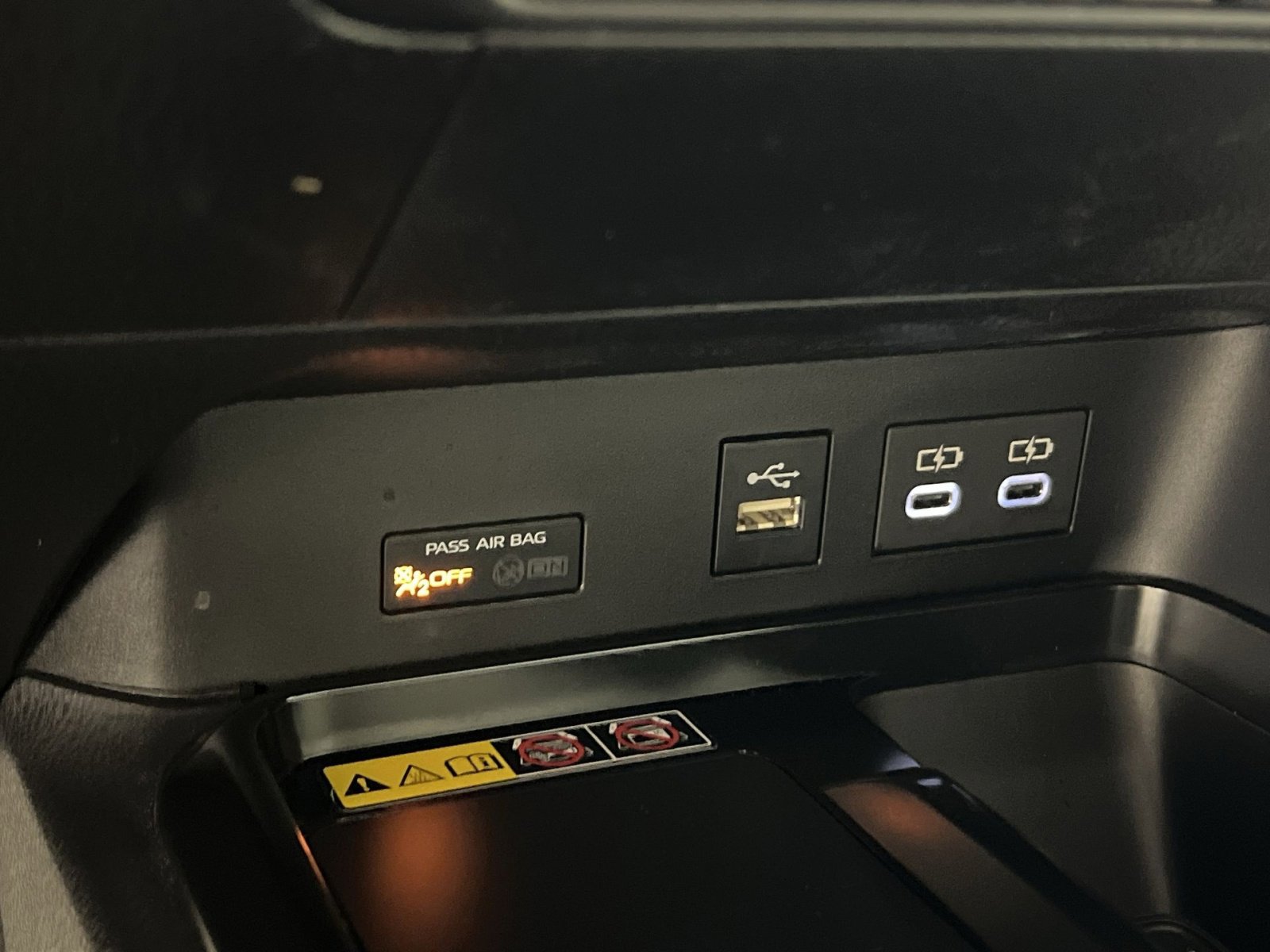 Used 2025 Toyota Camry SE image 33