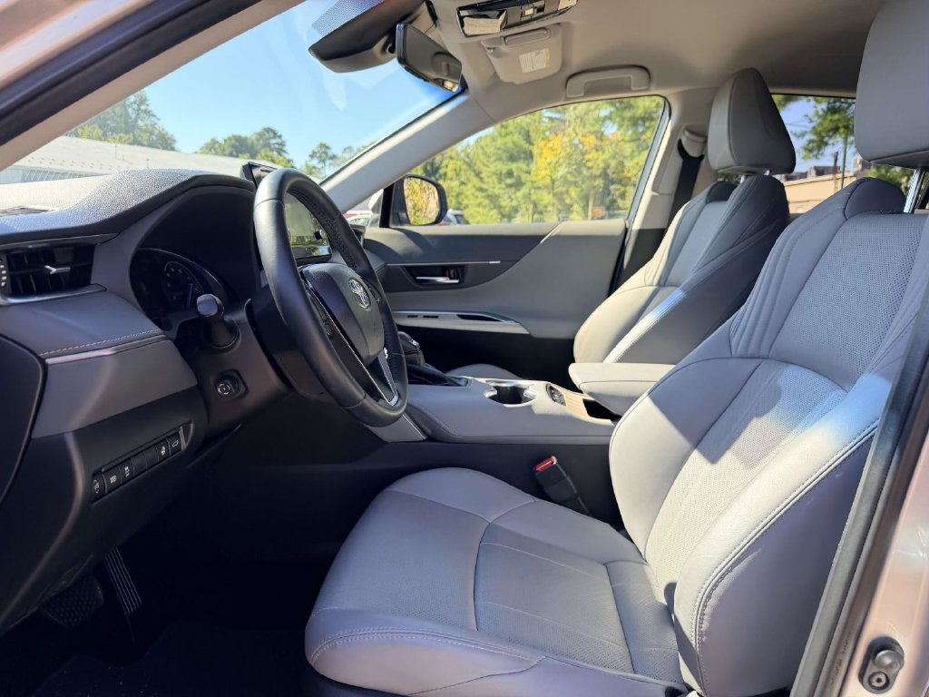 Certified 2021 Toyota Venza XLE w/ Softex Package AWD/4WD image 20