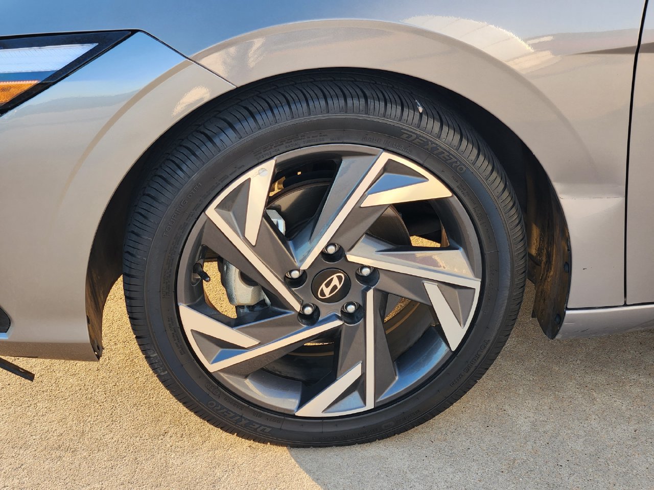 Used 2025 Hyundai Elantra SEL FWD image 11