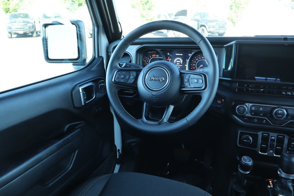 Used 2025 Jeep Wrangler Unlimited Sport AWD/4WD image 27