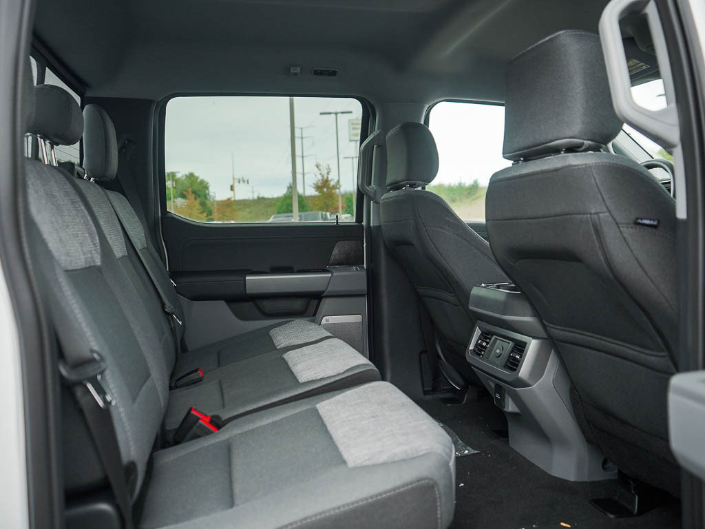 New 2026 Ford F350 XLT w/ XLT Premium Package AWD/4WD image 10