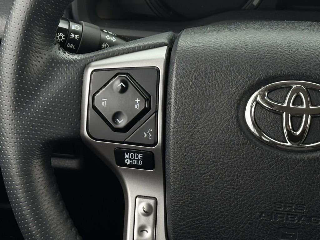 Used 2020 Toyota 4Runner SR5 AWD/4WD image 14