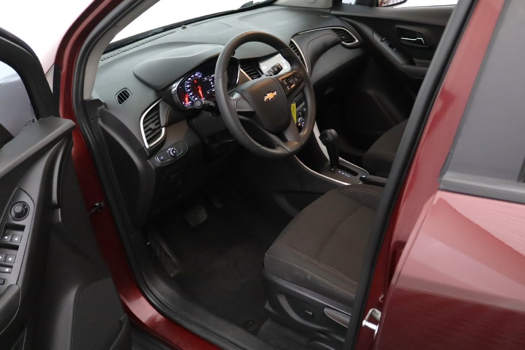 Used 2017 Chevrolet Trax LS AWD/4WD image 18