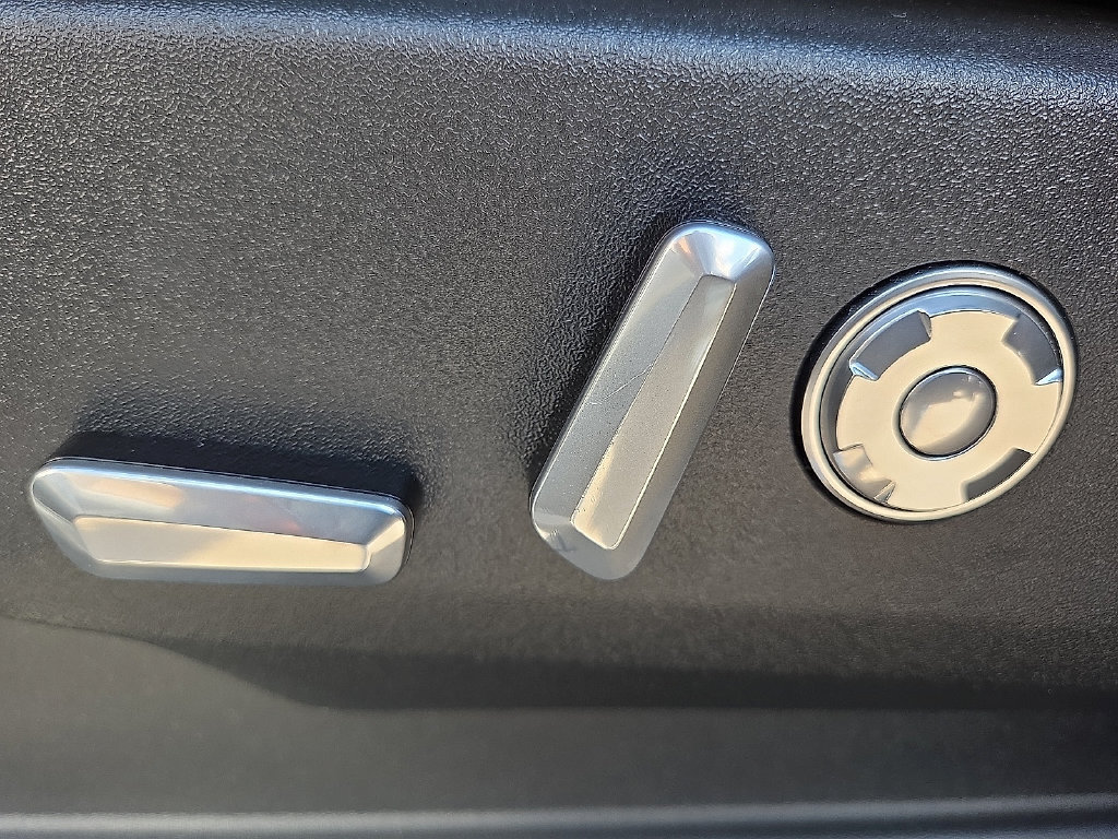 Used 2025 Lincoln Navigator Black Label AWD/4WD image 14