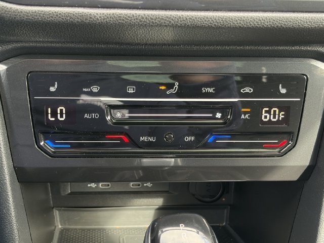 Used 2023 Volkswagen Tiguan SE R-Line FWD image 17
