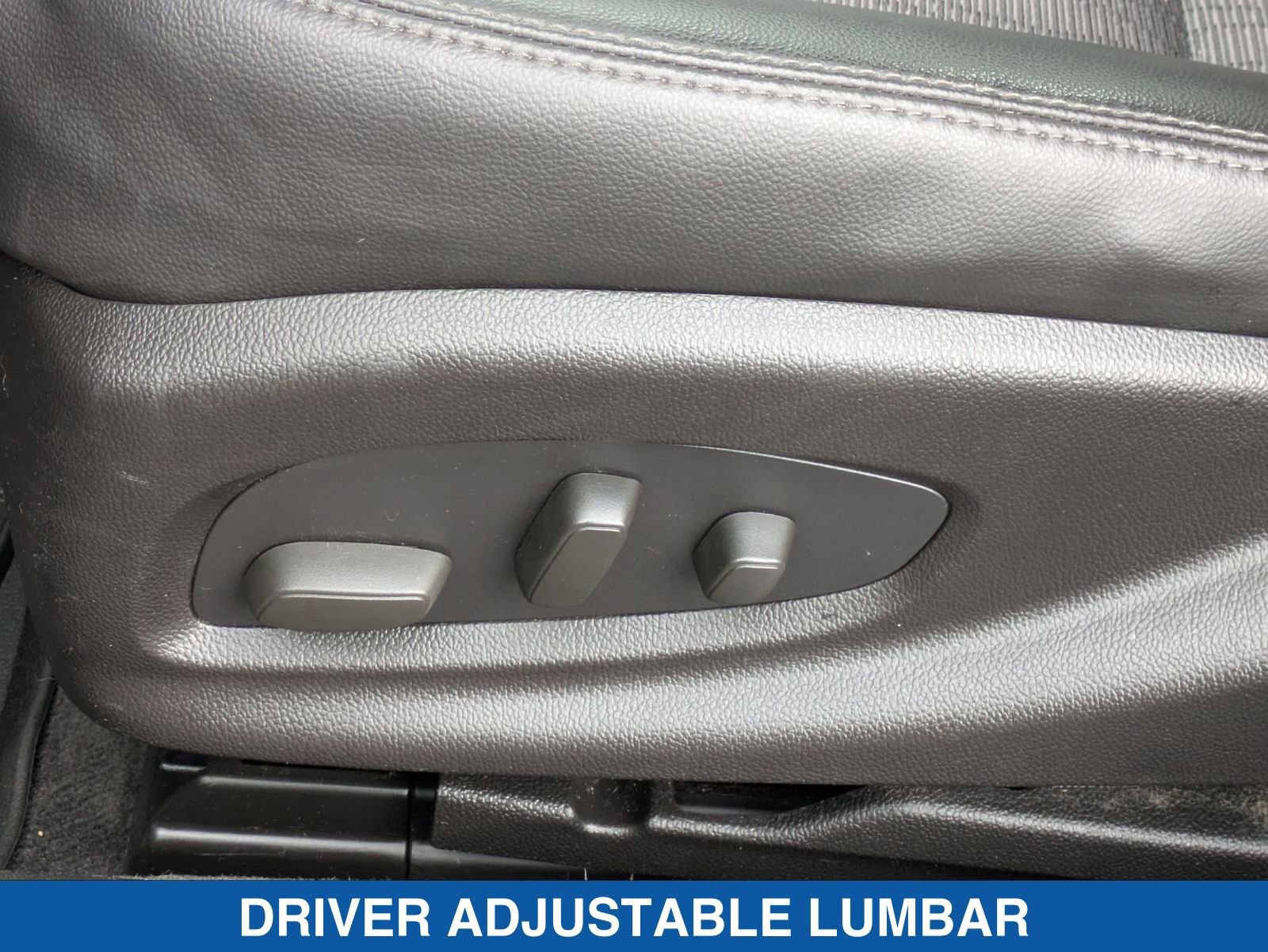 Used 2015 Chevrolet Impala LT w/ Convenience Package image 28