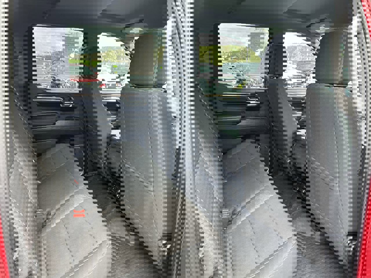 Used 2023 Chevrolet Silverado 1500 LT w/ Z71 Off-Road Package image 19