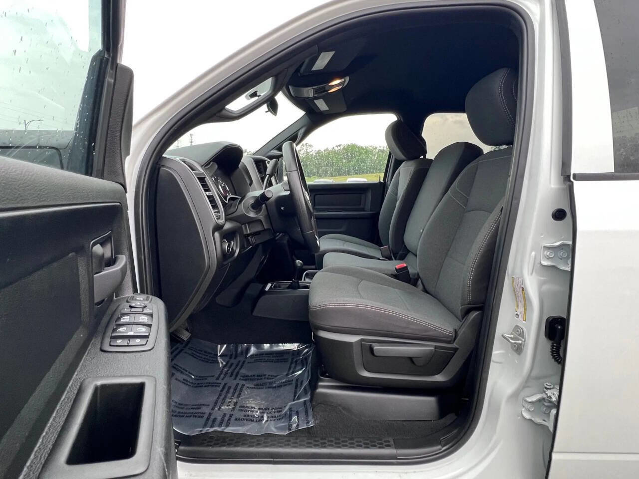 Used 2024 RAM 3500 Tradesman w/ Chrome Appearance Group image 10