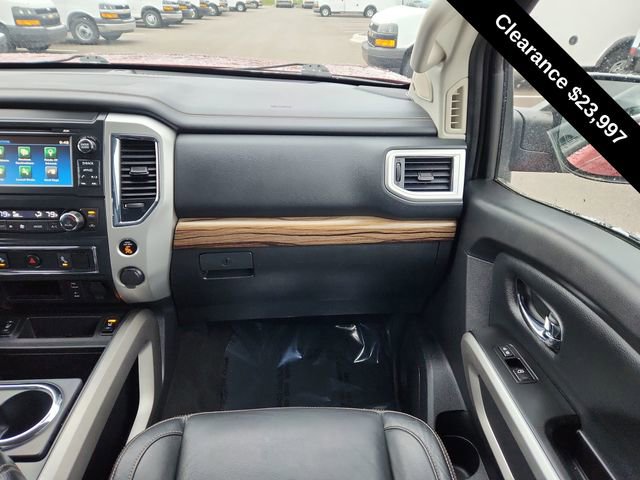 Used 2018 Nissan Titan SL image 21