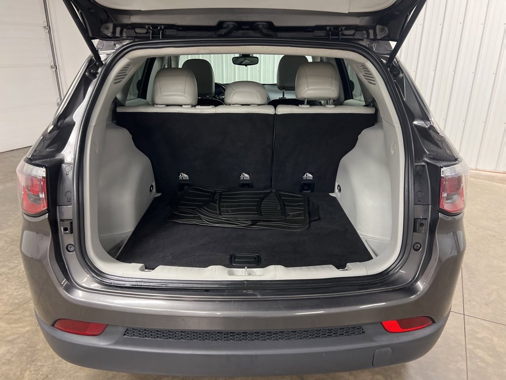 Used 2017 Jeep Compass Latitude image 6