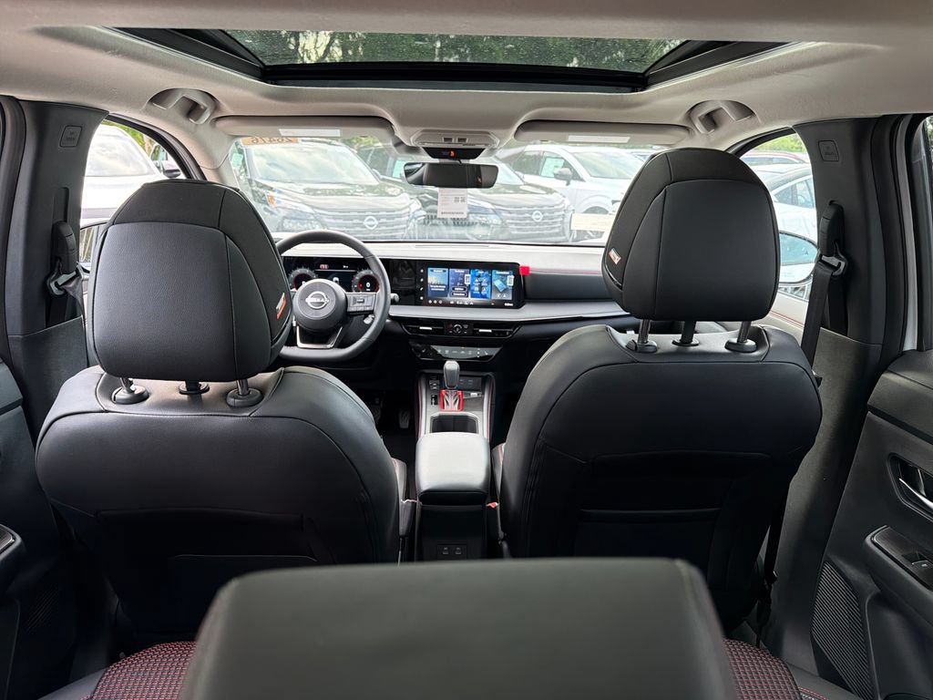 New 2026 Nissan Kicks SR w/ SR Premium Package FWD image 32