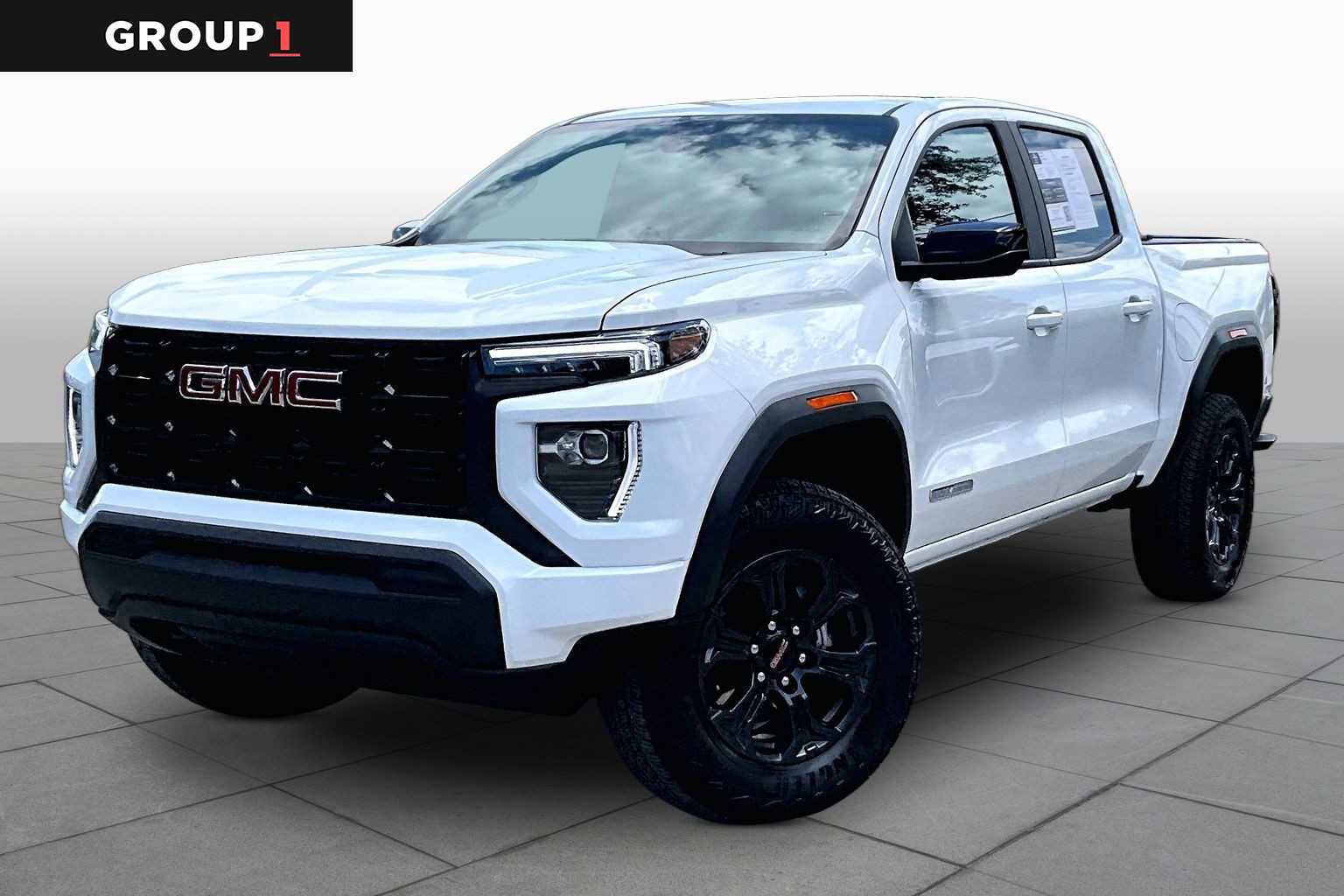 Used 2025 GMC Canyon Elevation