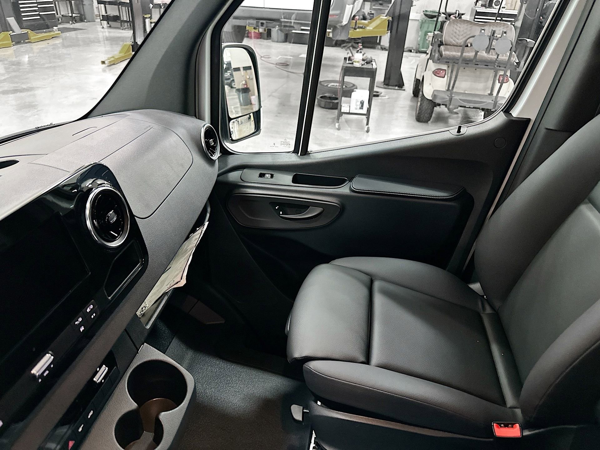 Used 2026 Mercedes-Benz Sprinter 2500 image 23
