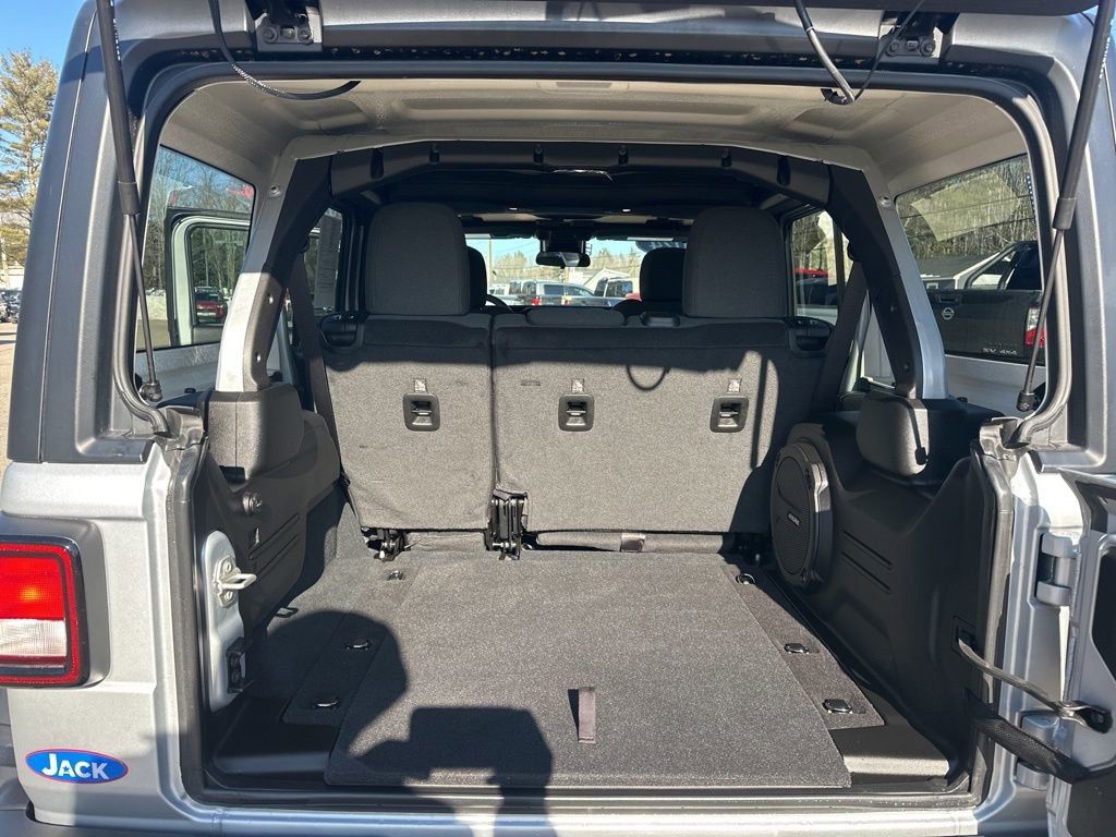 Used 2024 Jeep Wrangler Willys image 27