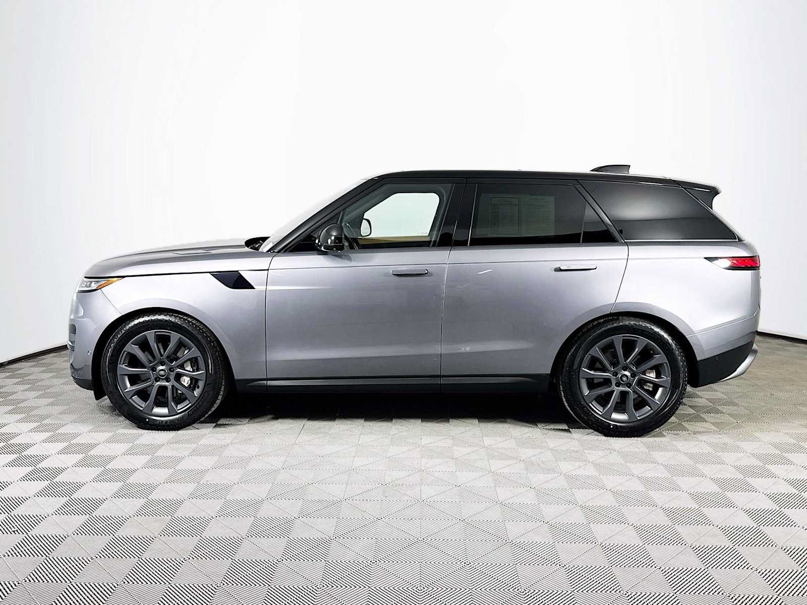 Certified 2023 Land Rover Range Rover Sport SE AWD/4WD image 8