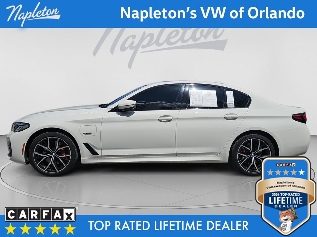 Used 2022 BMW 530e w/ M Sport Package RWD image 2