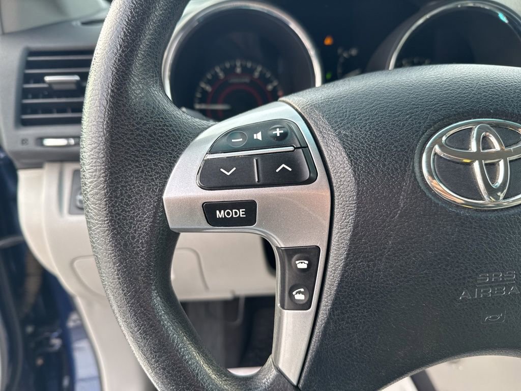 Used 2011 Toyota Highlander 4WD w/ Tech Pkg image 13
