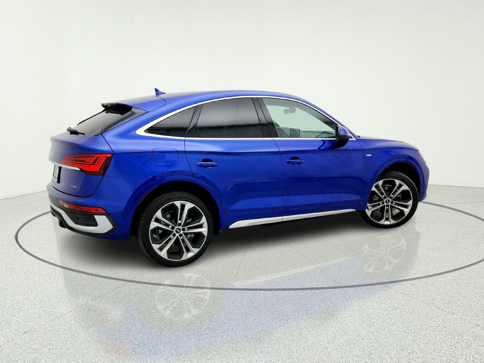 Used 2021 Audi Q5 2.0T Premium Plus w/ Premium Plus Package AWD/4WD image 8