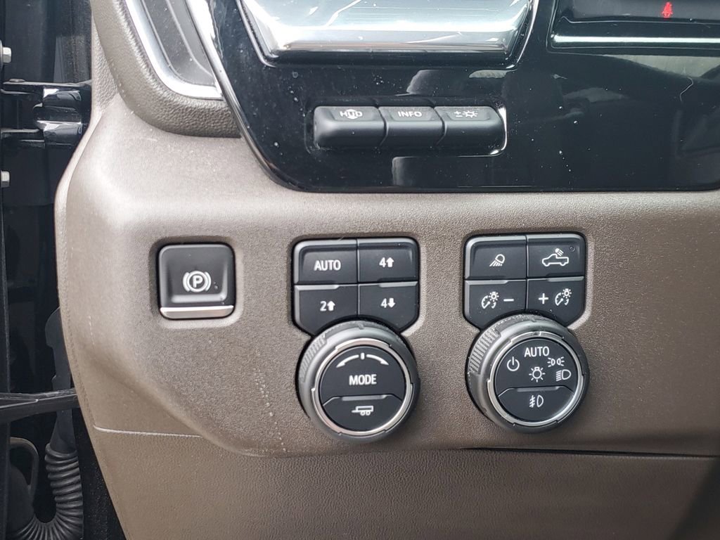 Used 2022 Chevrolet Silverado 1500 LTZ w/ LTZ Premium Package AWD/4WD image 21