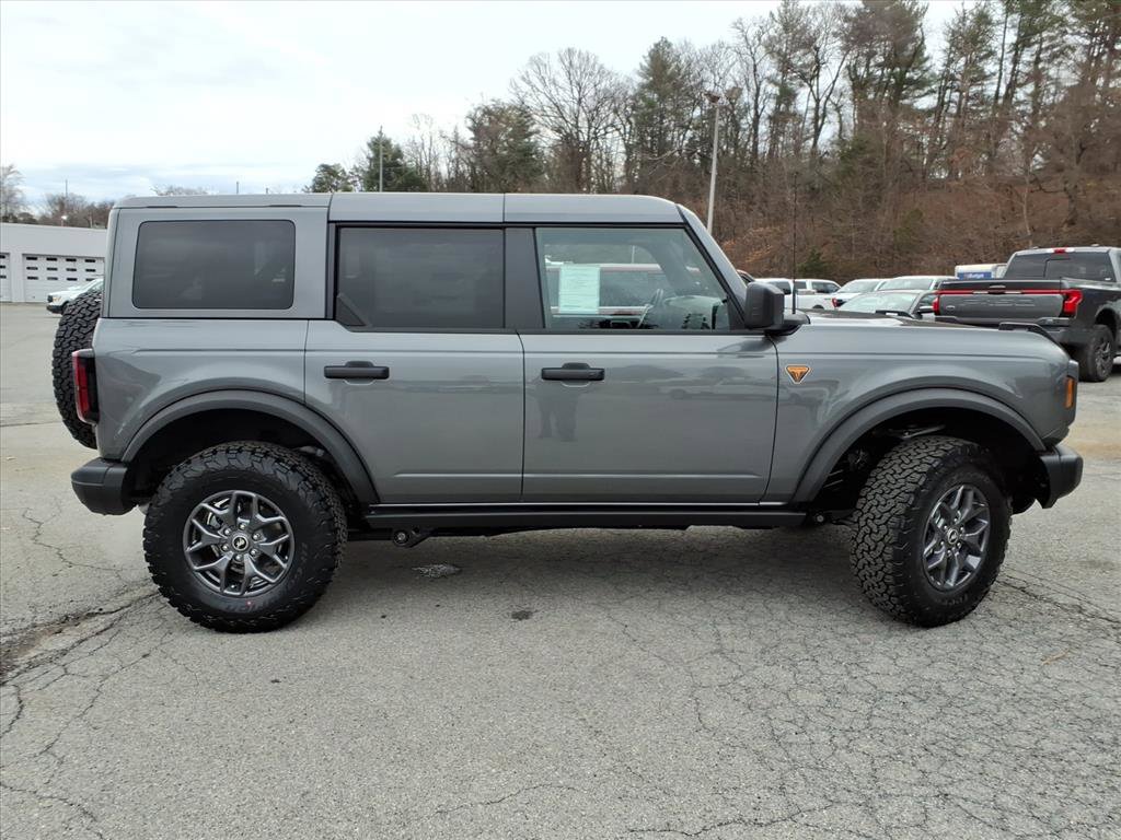 New 2025 Ford Bronco Badlands image 4