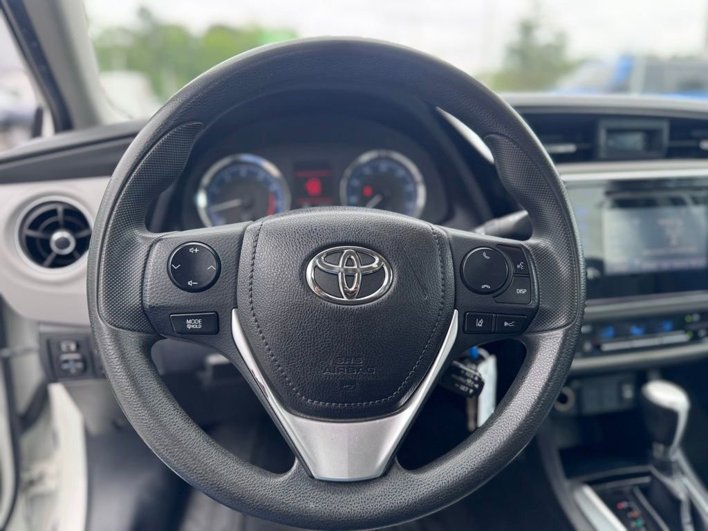 Used 2017 Toyota Corolla LE FWD image 13
