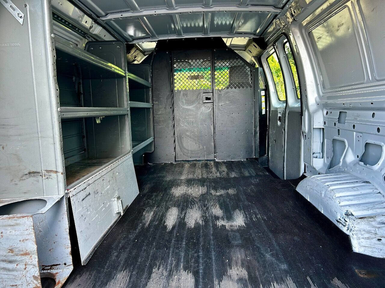 Used 2014 Ford E-250 and Econoline 250 w/ Power Group image 14