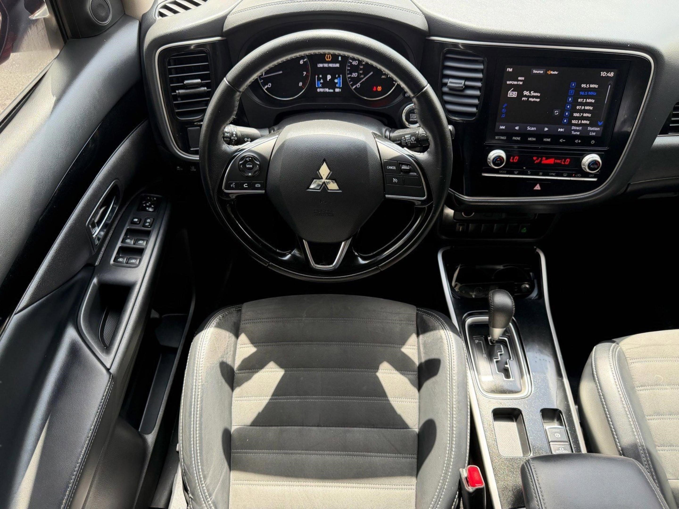 Used 2020 Mitsubishi Outlander SE FWD image 15
